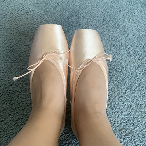 Pointe shoes - Picture 6 of 7